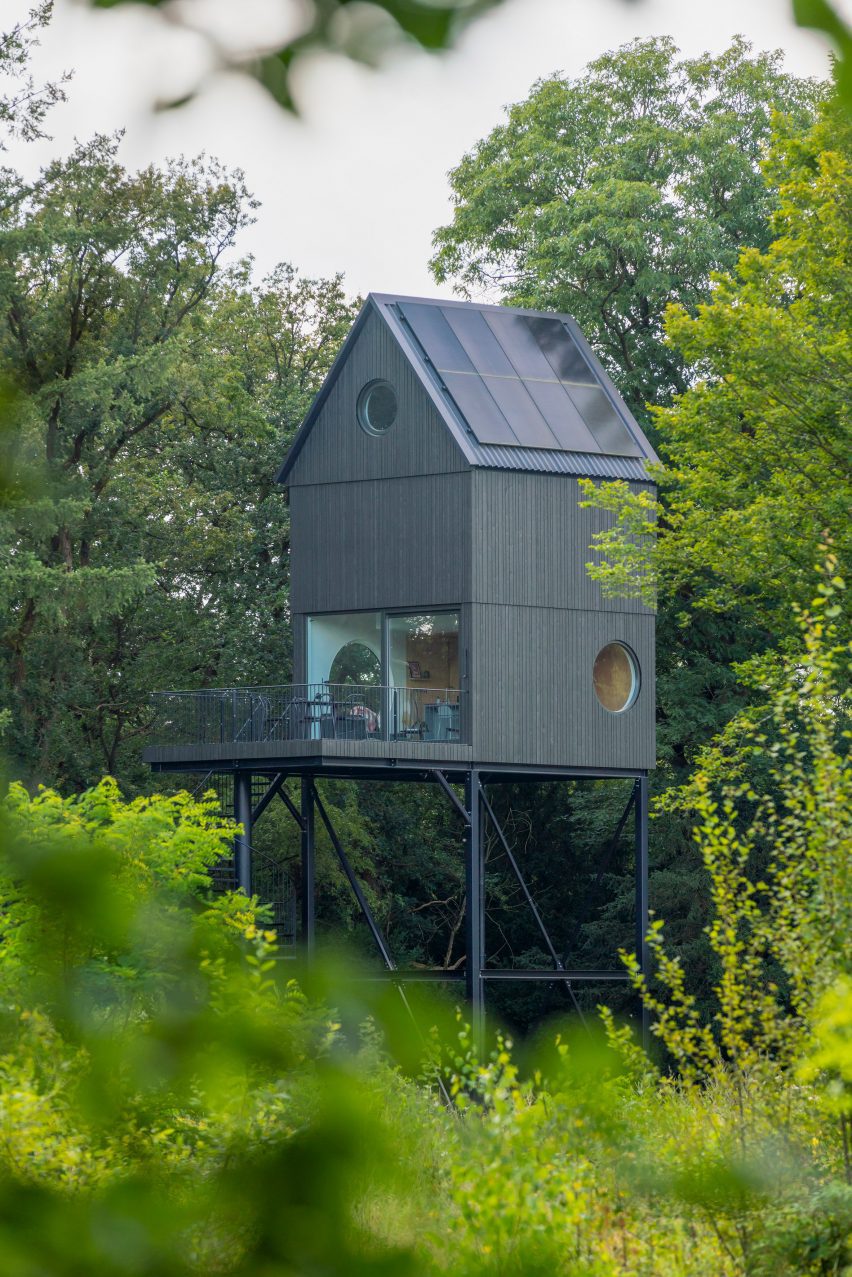 Rental holiday home in a forest by MVRDV