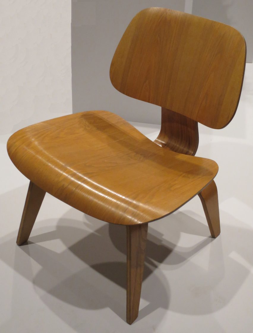 Chaise longue en bois par Eames