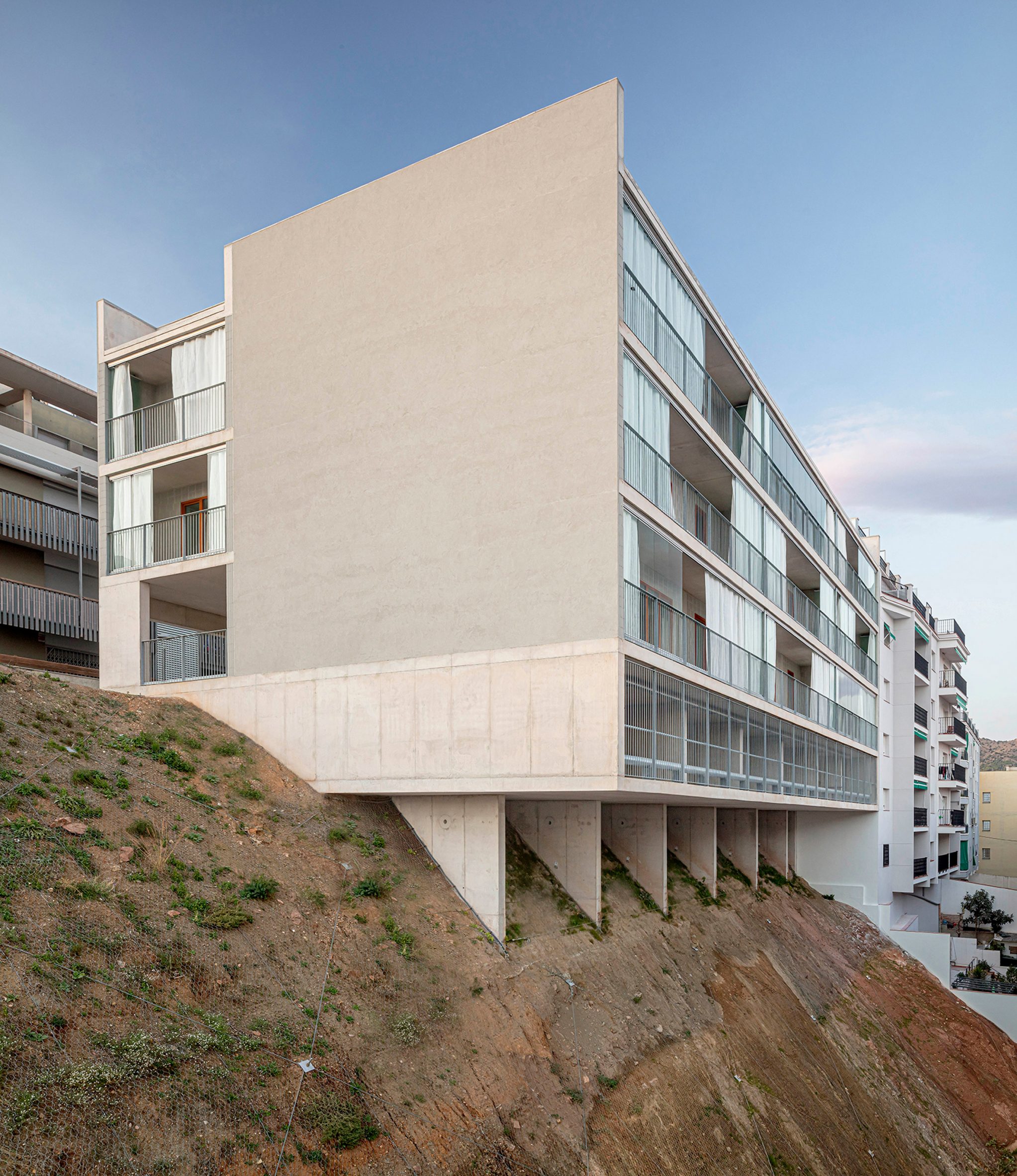 Social housing by dataAE and Xavier Vendrell 