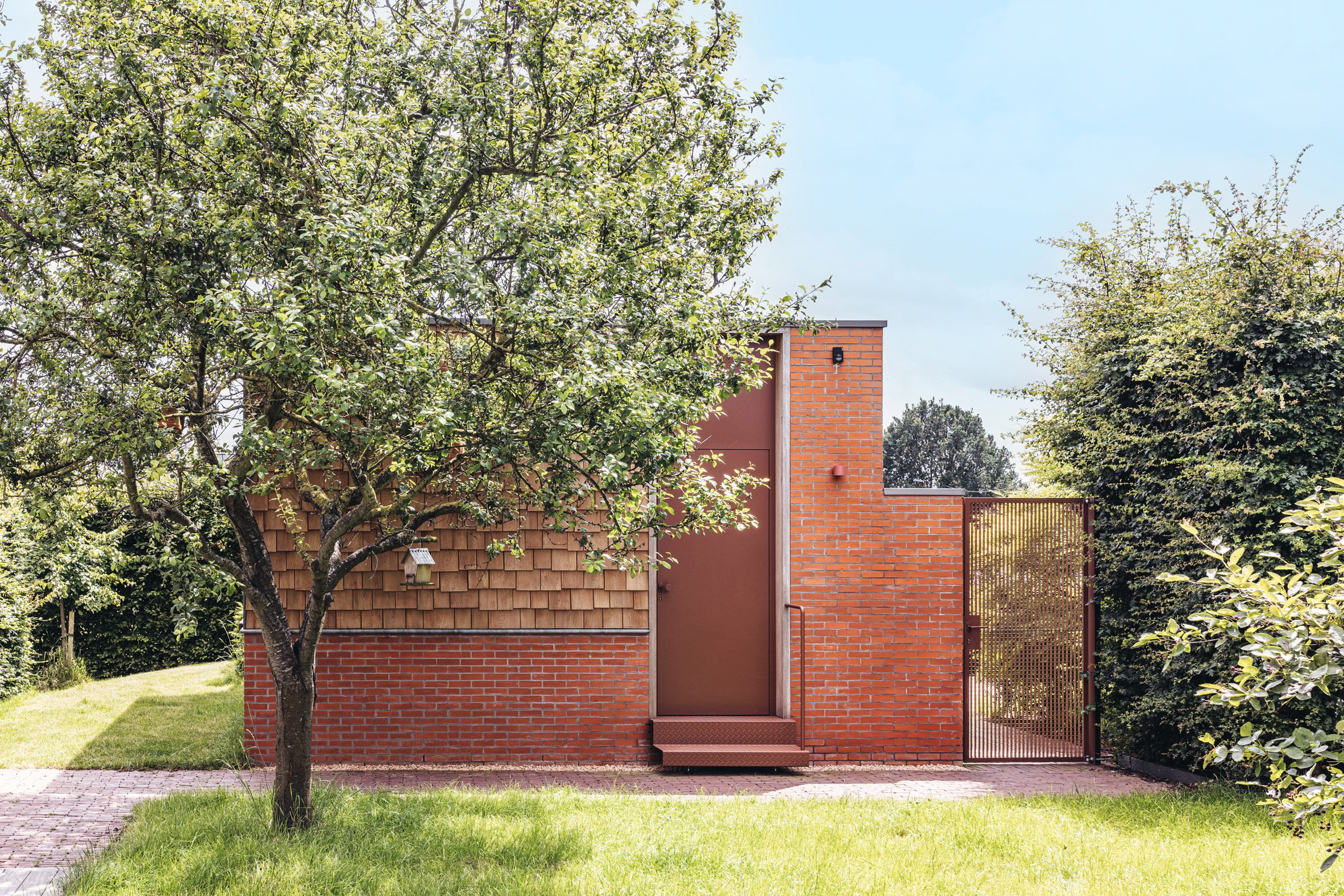 Brick-clad office in Belgium