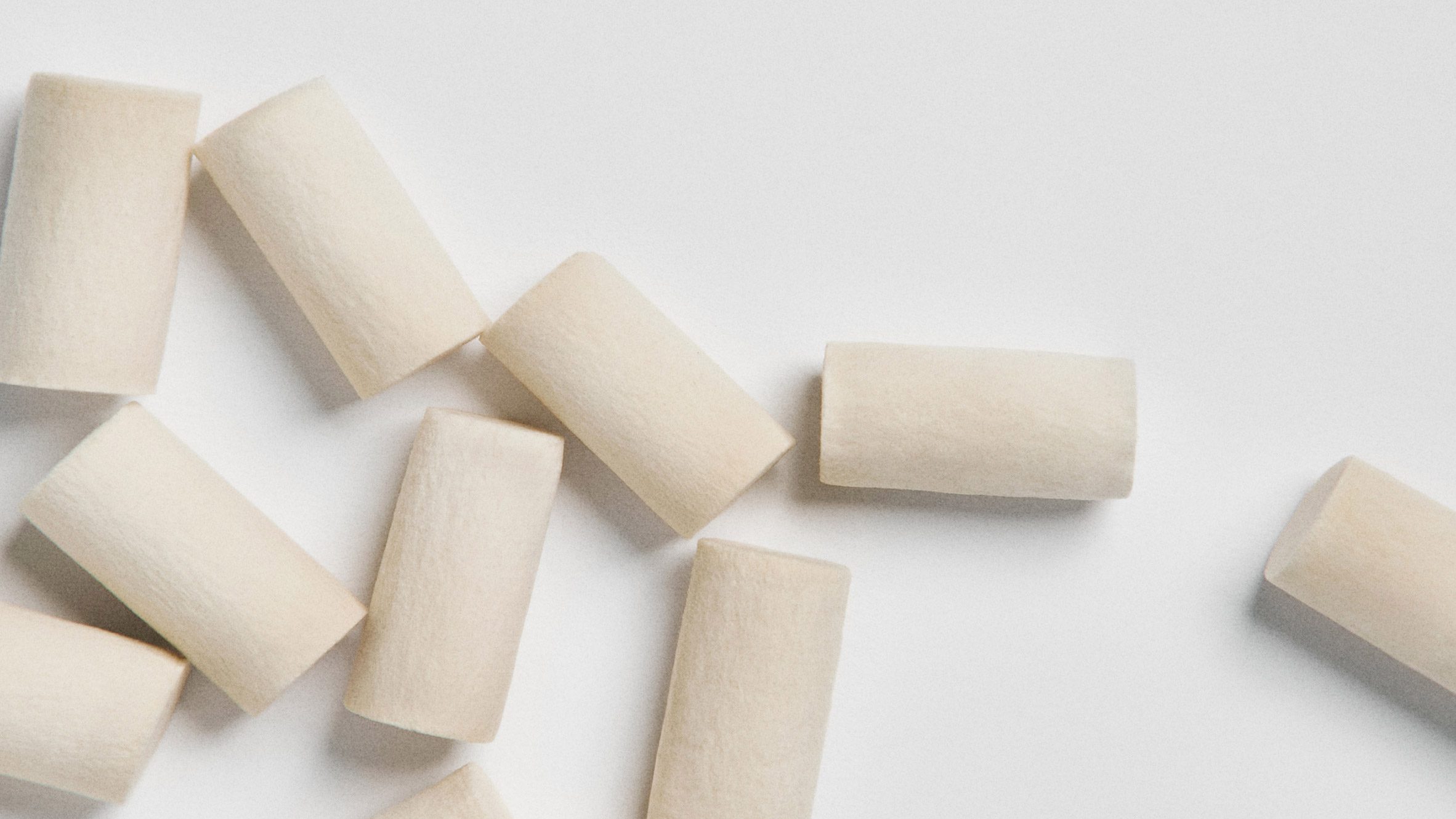 https://static.dezeen.com/uploads/2024/10/gob-mycelium-earplugs-_dezeen_2364_hero.jpg