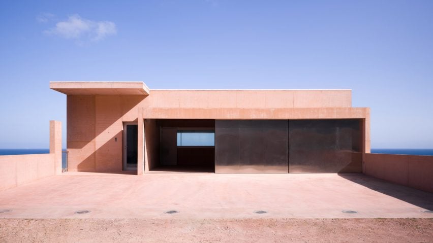 Colien House in Barcelona by Alvaro Siza