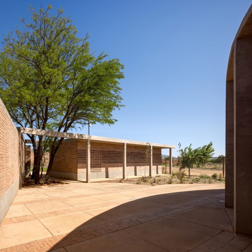 Brick and concrete building in Sonora for elderly health