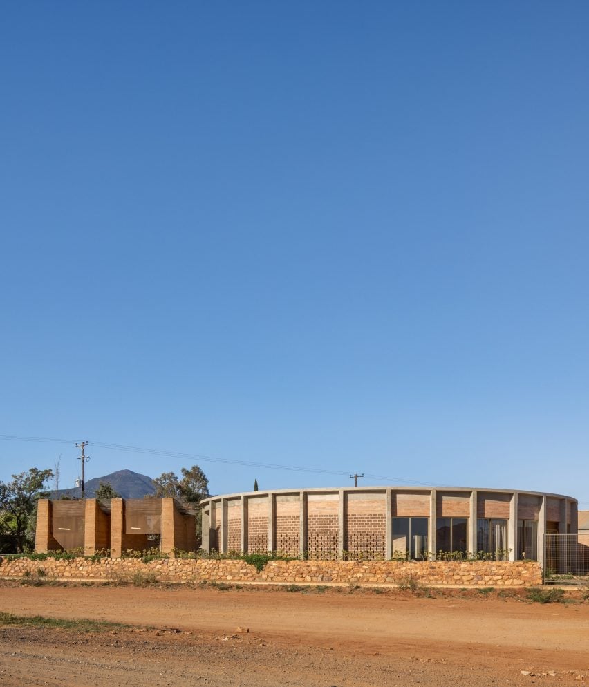 Brick and concrete building in Sonora for elderly health