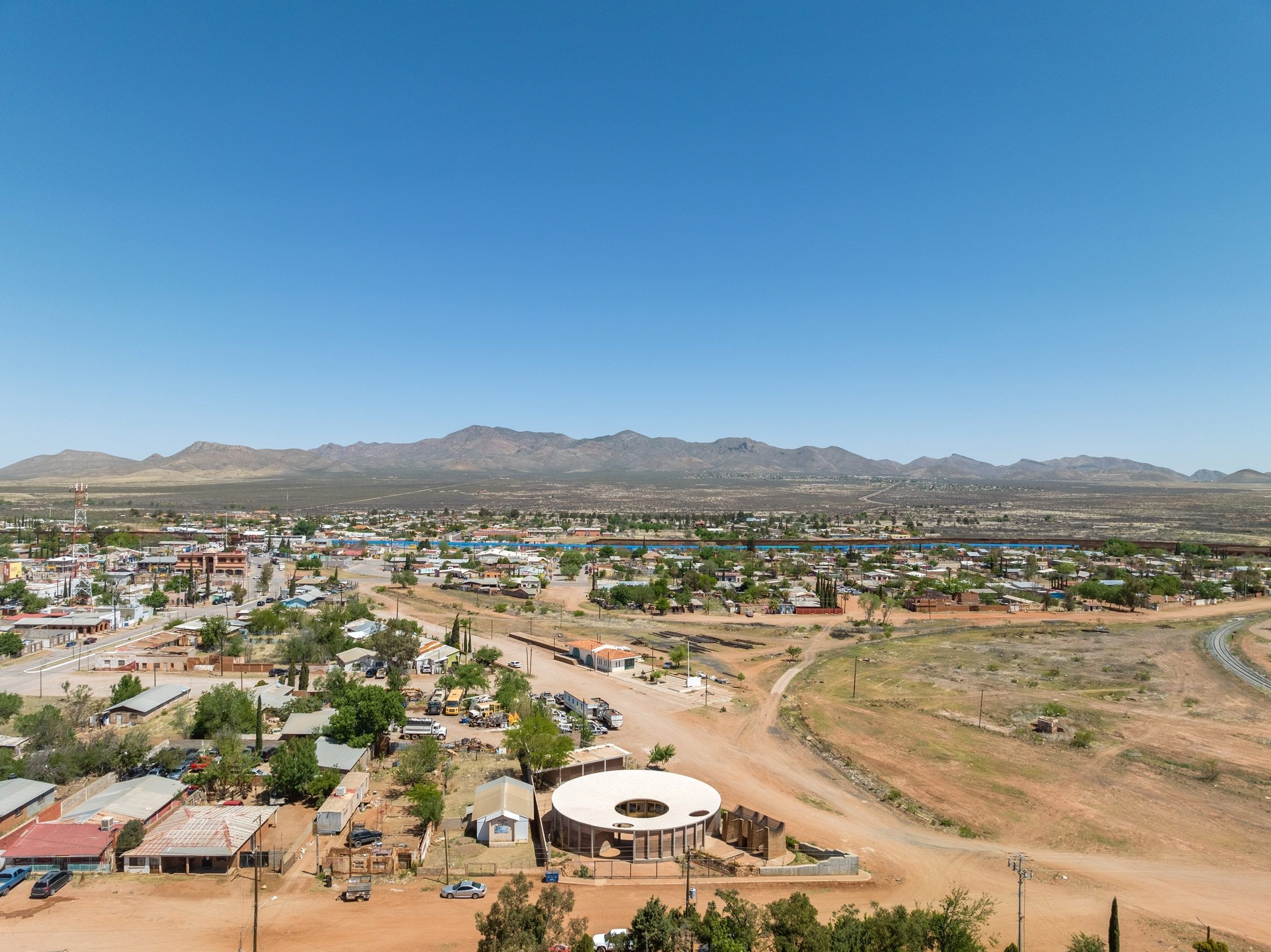 Brick and concrete building in Sonora for elderly health