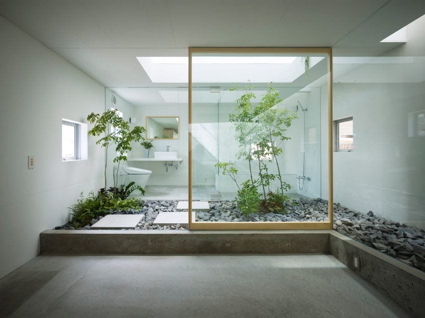 Transparent bathroom in House in Nagoya