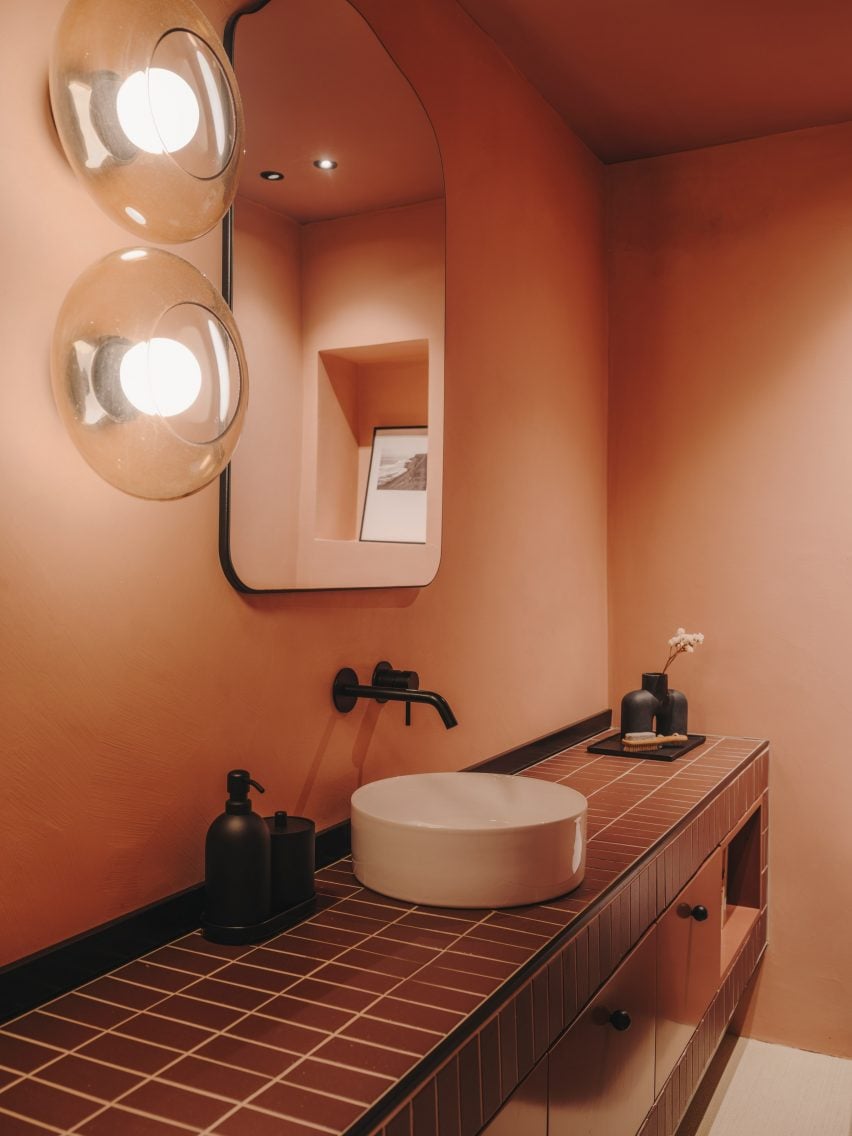 PInk hued bathroom 