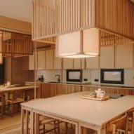 Kitchen island seating area in Barcelona apartment