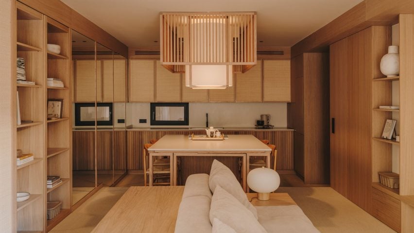 Open plan kitchen-living area in Barcelona apartment