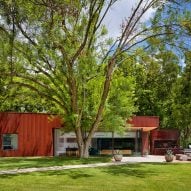 Lakeside retreat by Miró Rivera Architects