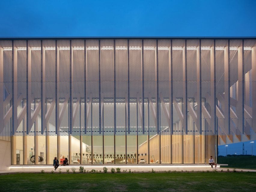 Exterior view of Churchill Meadows Community Centre and Sports Park