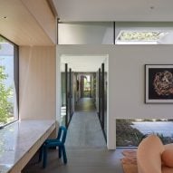 Living room with skylight on California house by Schwartz and Architecture