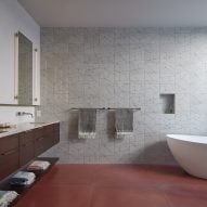 Bathroom of California house by Schwartz and Architecture