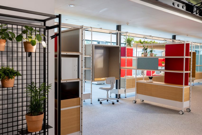 Omnio Office flexible, modular furniture system