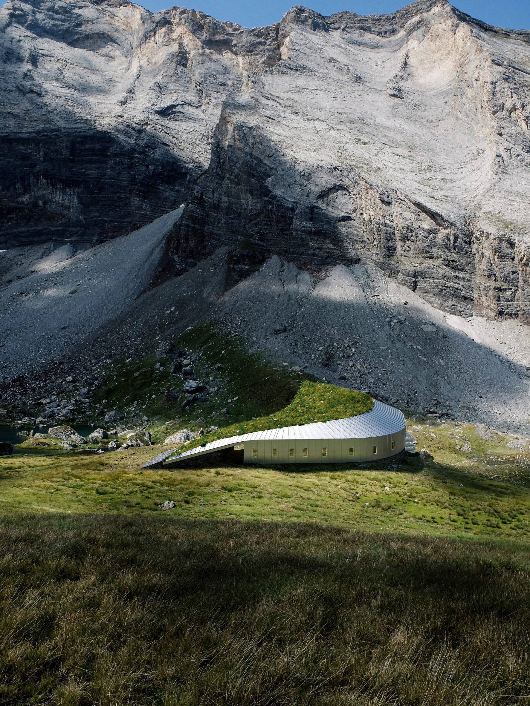 Swooping hikers' refuge in the Pyrenees by Snohetta