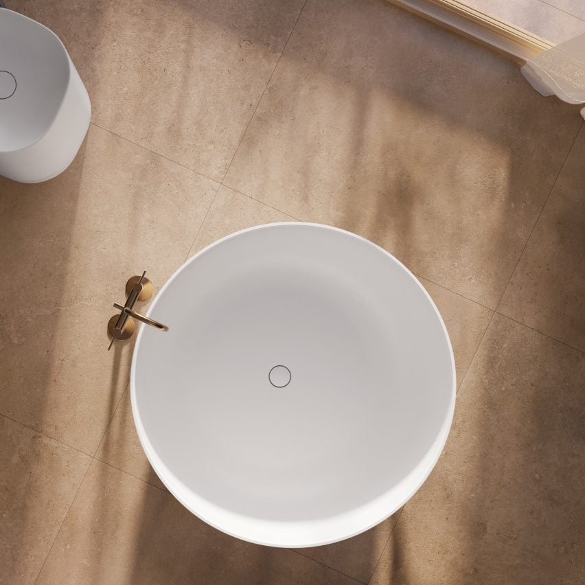 Round bathtub by Acquabella