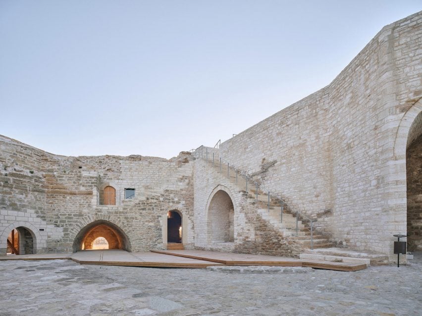 Ruin within Seddülbahir Fortress