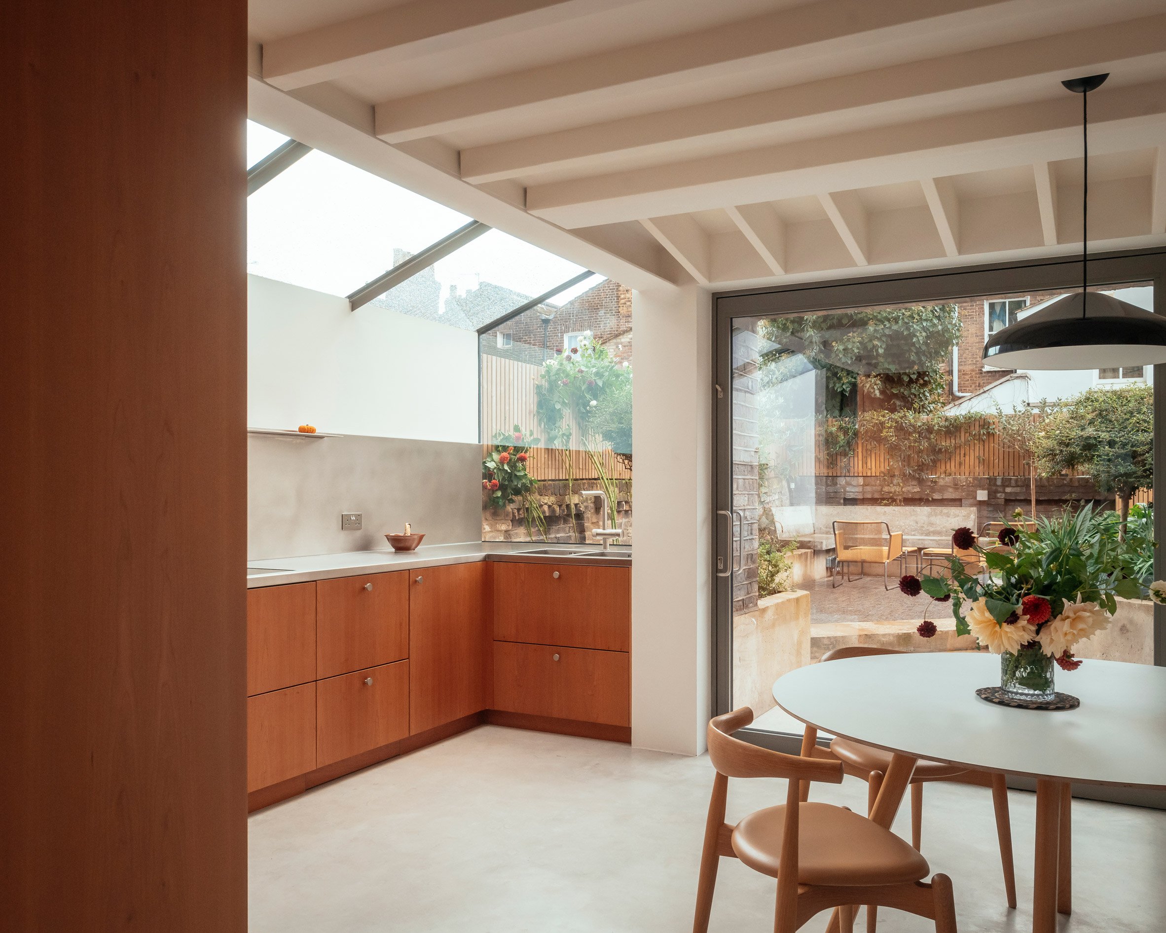 Interior of Stoke Newington house extension by VATRAA