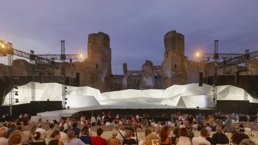 Tosca and Turandot set design by Studio Fuksas