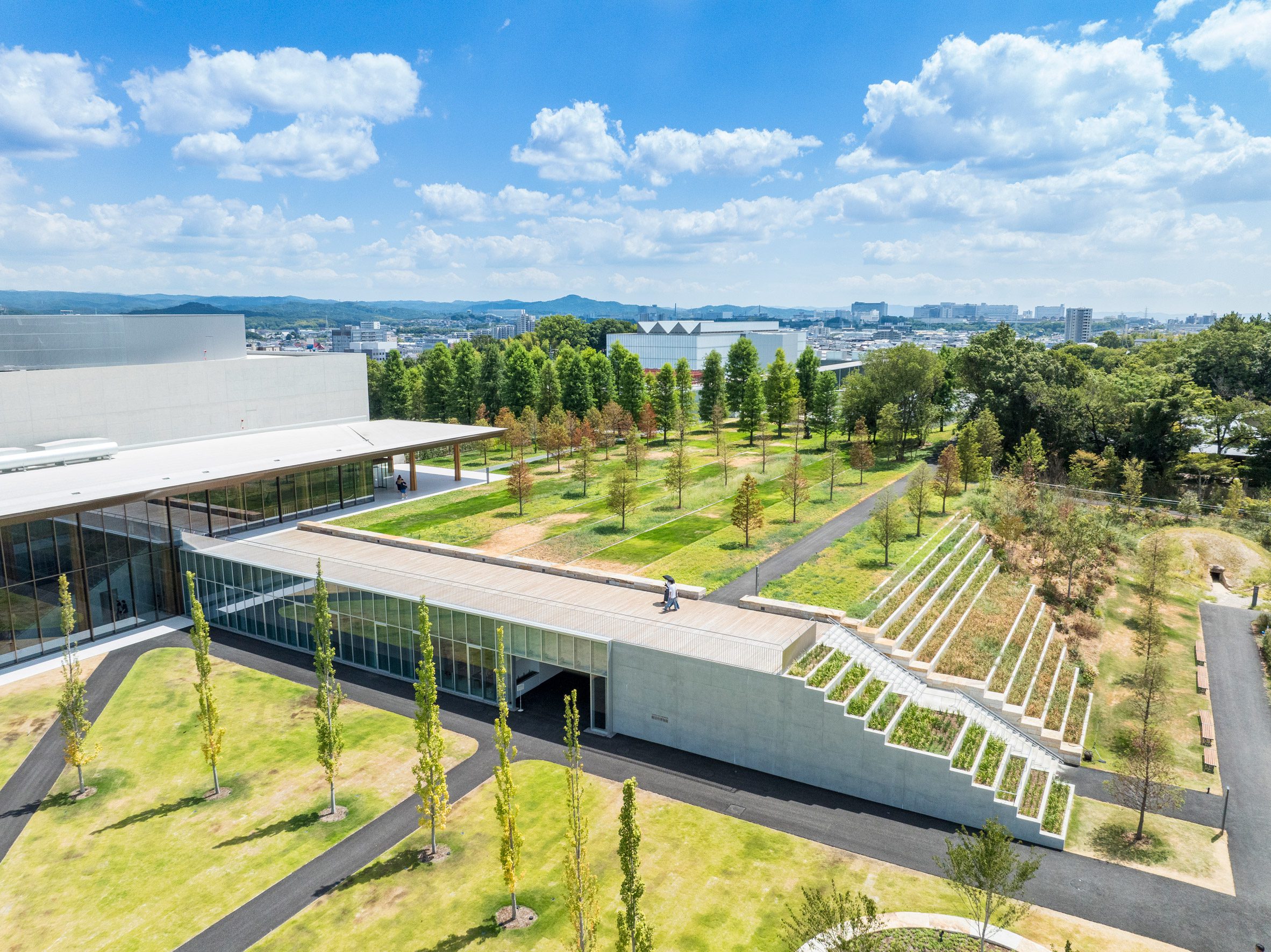 Garden landscape over a museum by Shigeru Ban