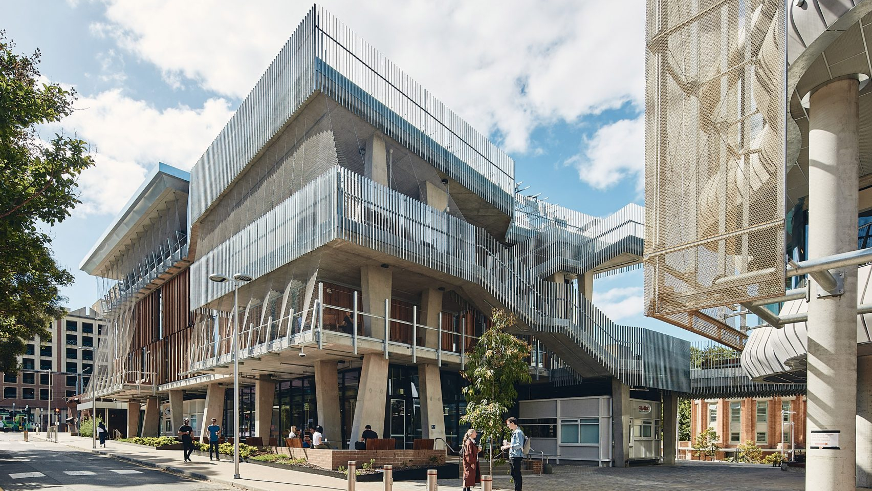 https://static.dezeen.com/uploads/2024/10/university-of-melbourne-student-pavilion-koningeizenberg_dezeen_2364_hero.jpg