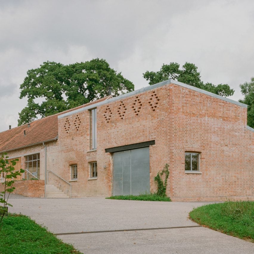 Wraxall Yard by Clementine Blakemore Architects