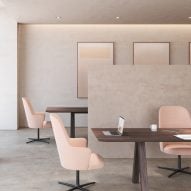 Aleta Executive chair by Jaime Hayon for Viccarbe