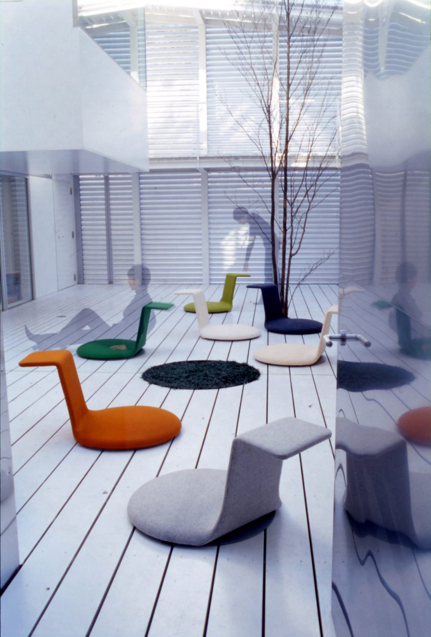 Dodo swiveling zaisu chair, E&Y, 2002