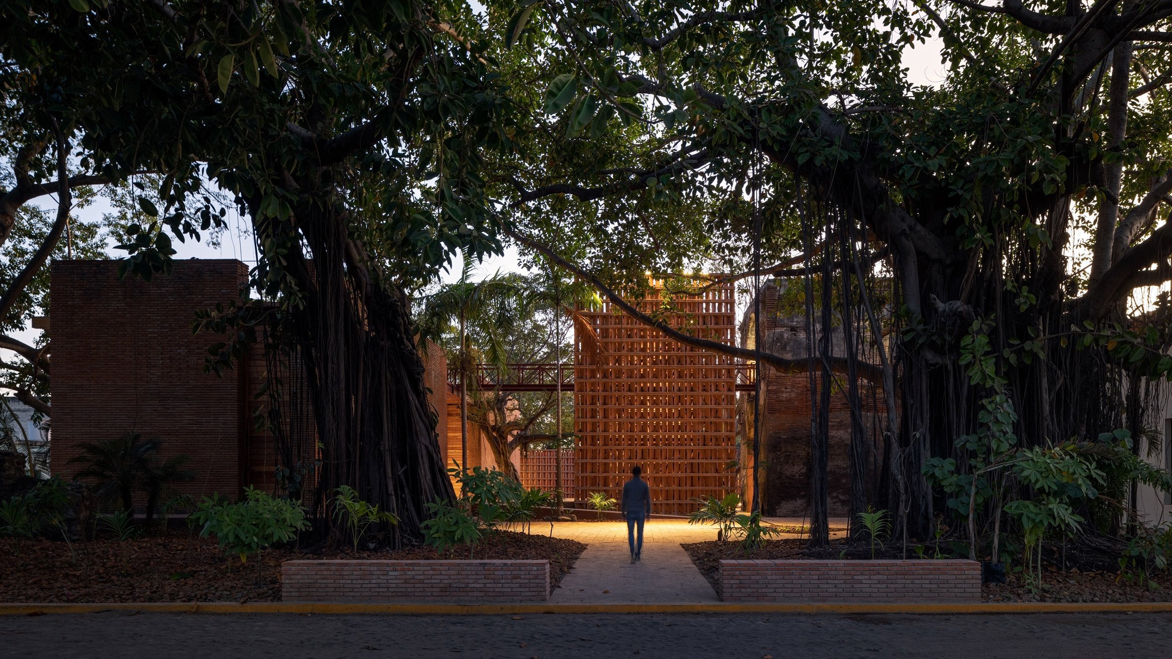 https://static.dezeen.com/uploads/2024/11/colectivo-c733-san-blas-port-building-mexico-hero_dezeen_2364_col_0.jpg