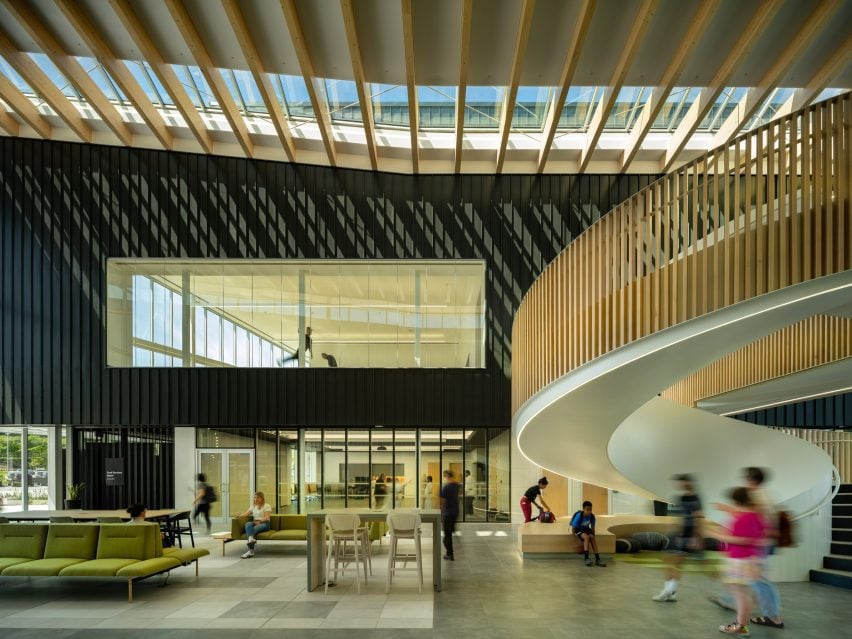 Interior of təməsew̓txʷ Aquatic and Community Centre by HCMA