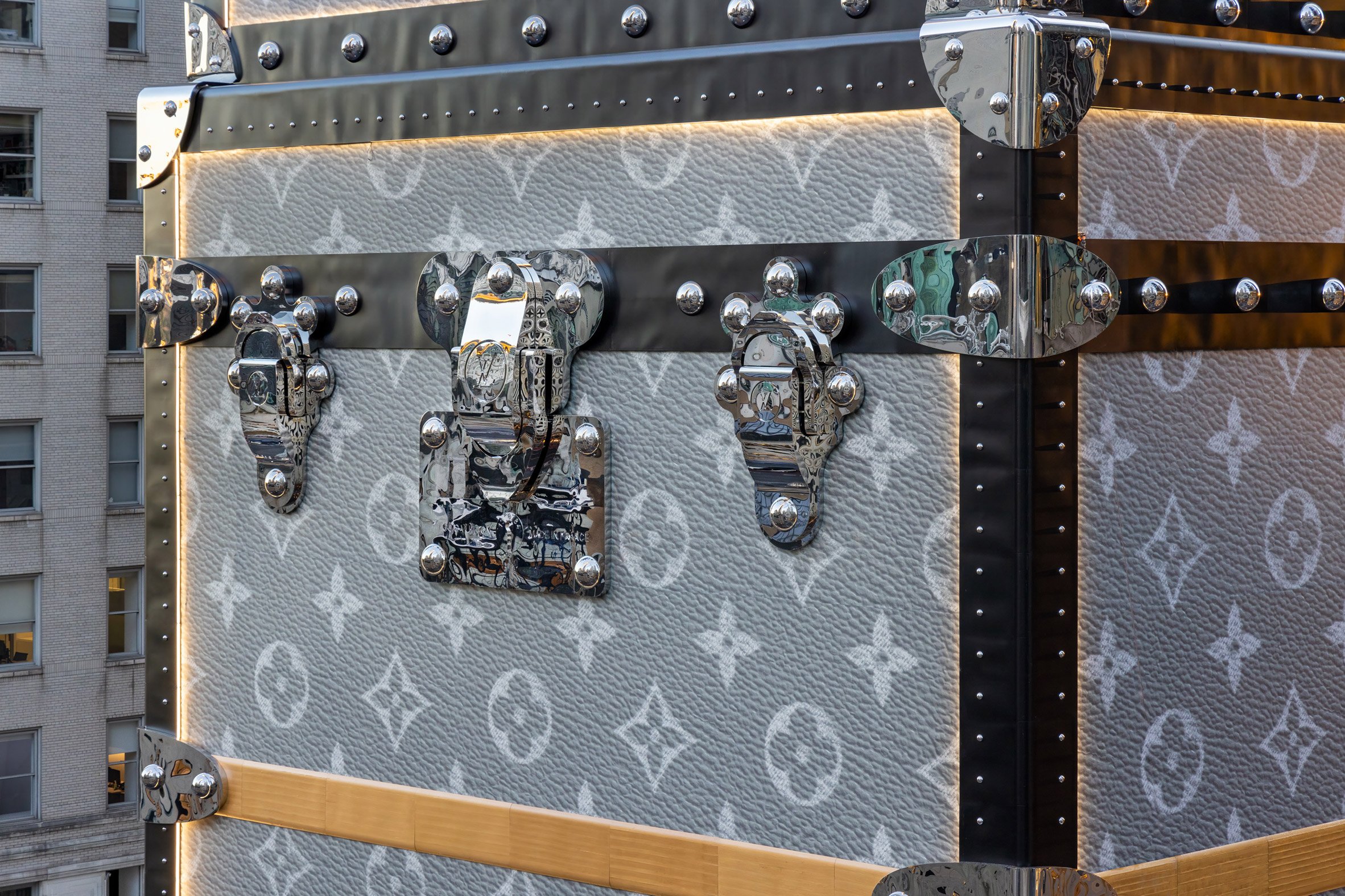 LV trunk scaffolding