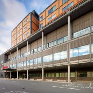 Midland Metropolitan University Hospital by HKS, Cagni Williams and Sonnemann Toon Architects.