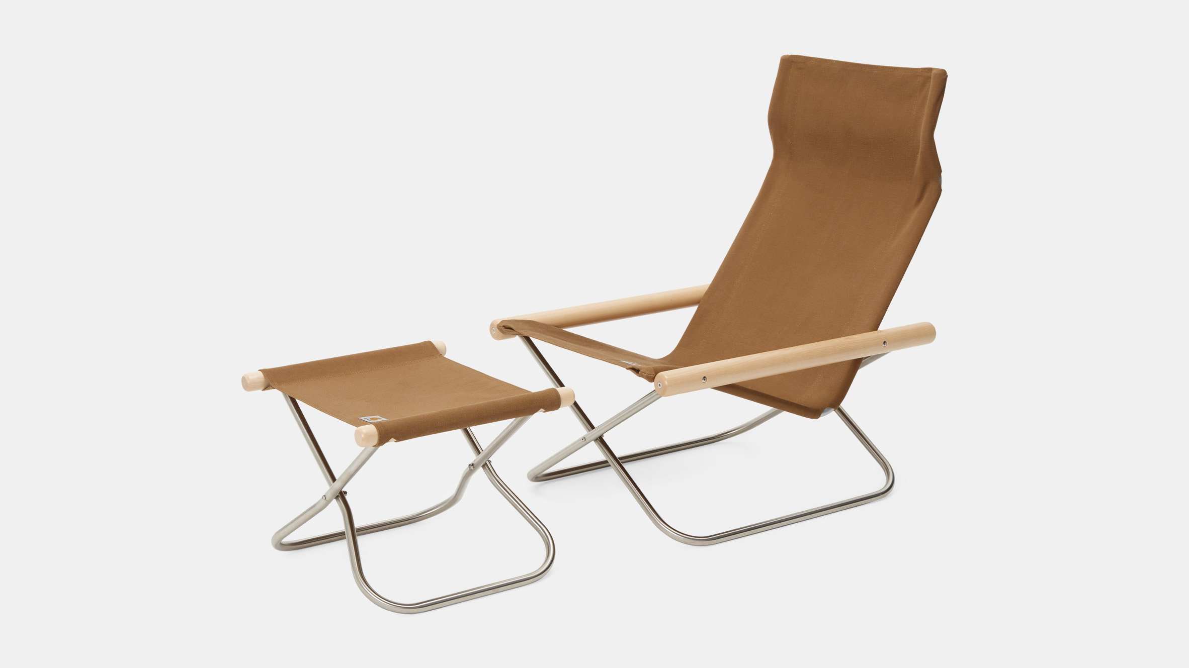 https://static.dezeen.com/uploads/2024/11/nychair-x-carhartt-wip_dezeen_2364_col_2.jpg