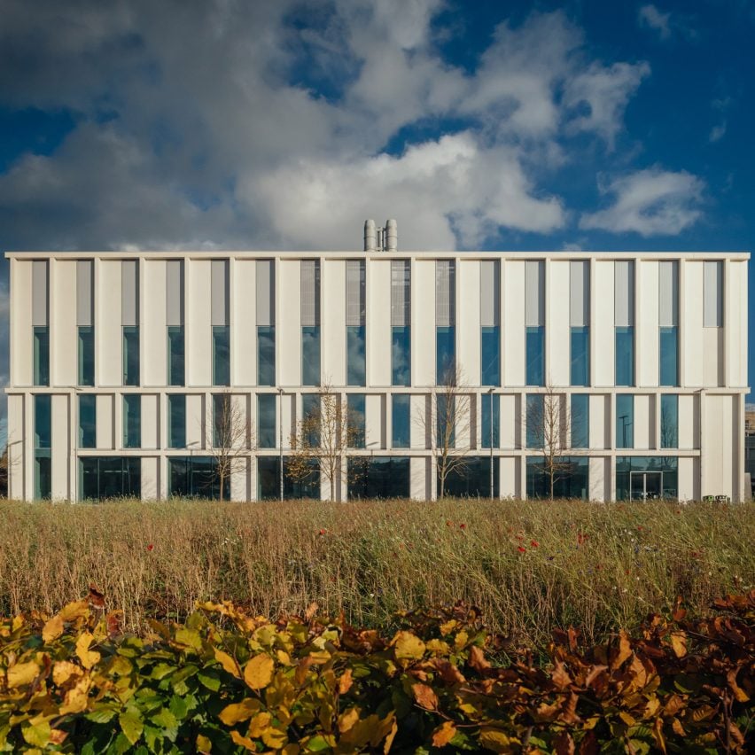 University of Aberdeen Science and Teaching Hub by Reiach and Hall Architects