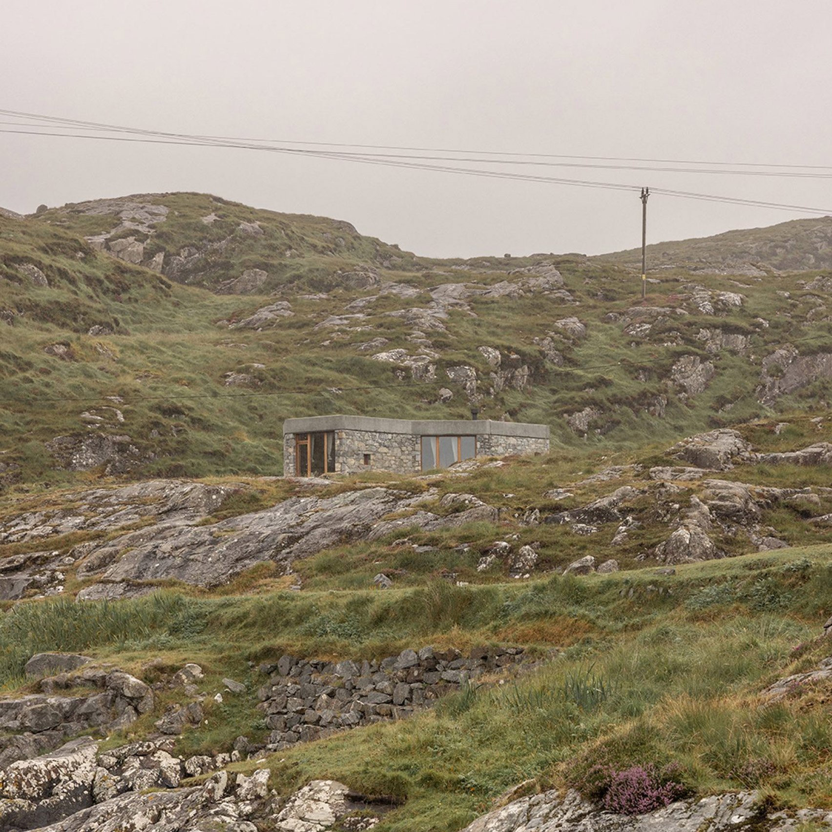 The remote house Caochan na Creige, Scotland, by Izat Arundell