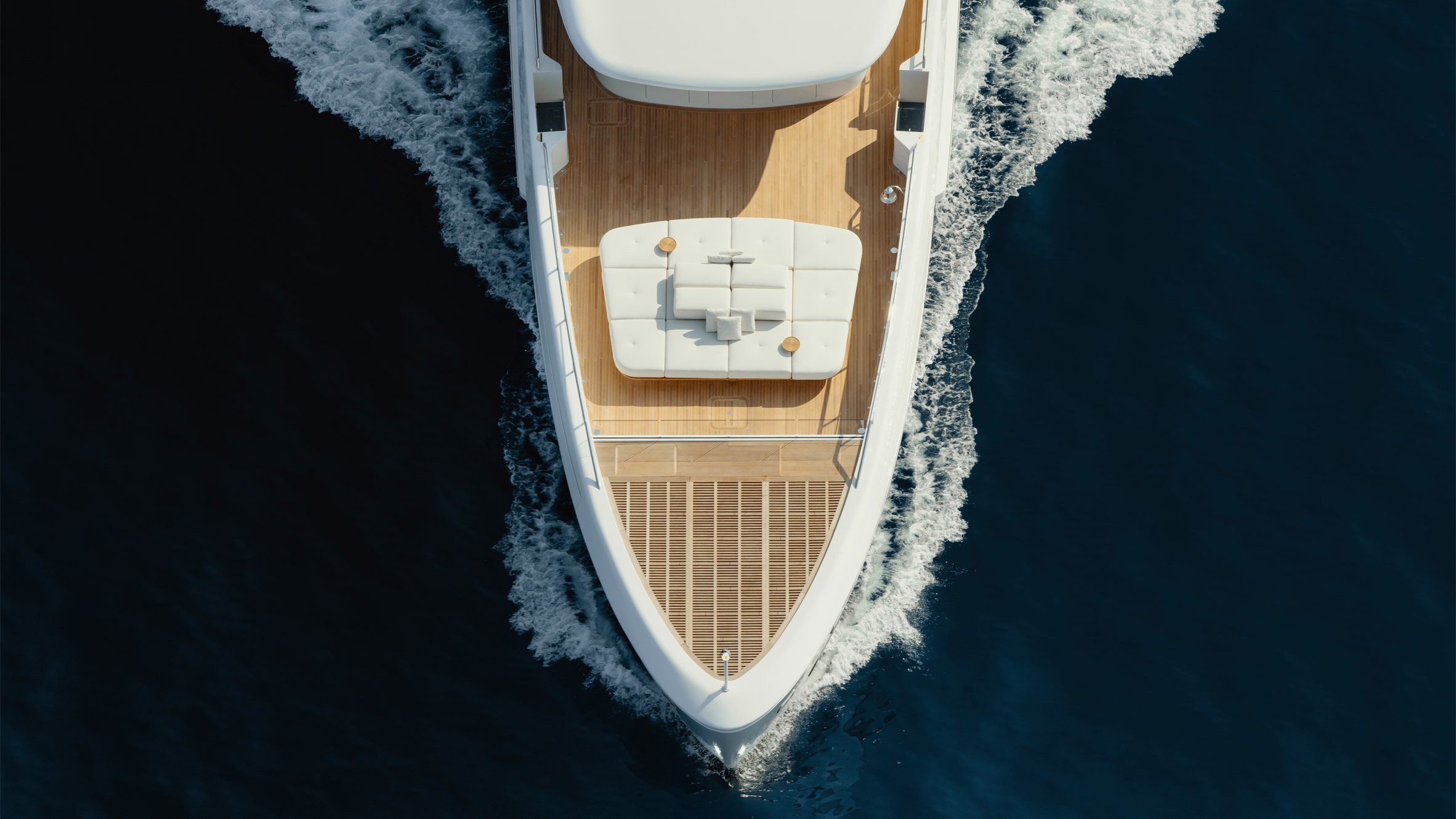 https://static.dezeen.com/uploads/2024/11/sanlorenzo-50steel-superyacht-hero_dezeen_2364_col_0.jpg