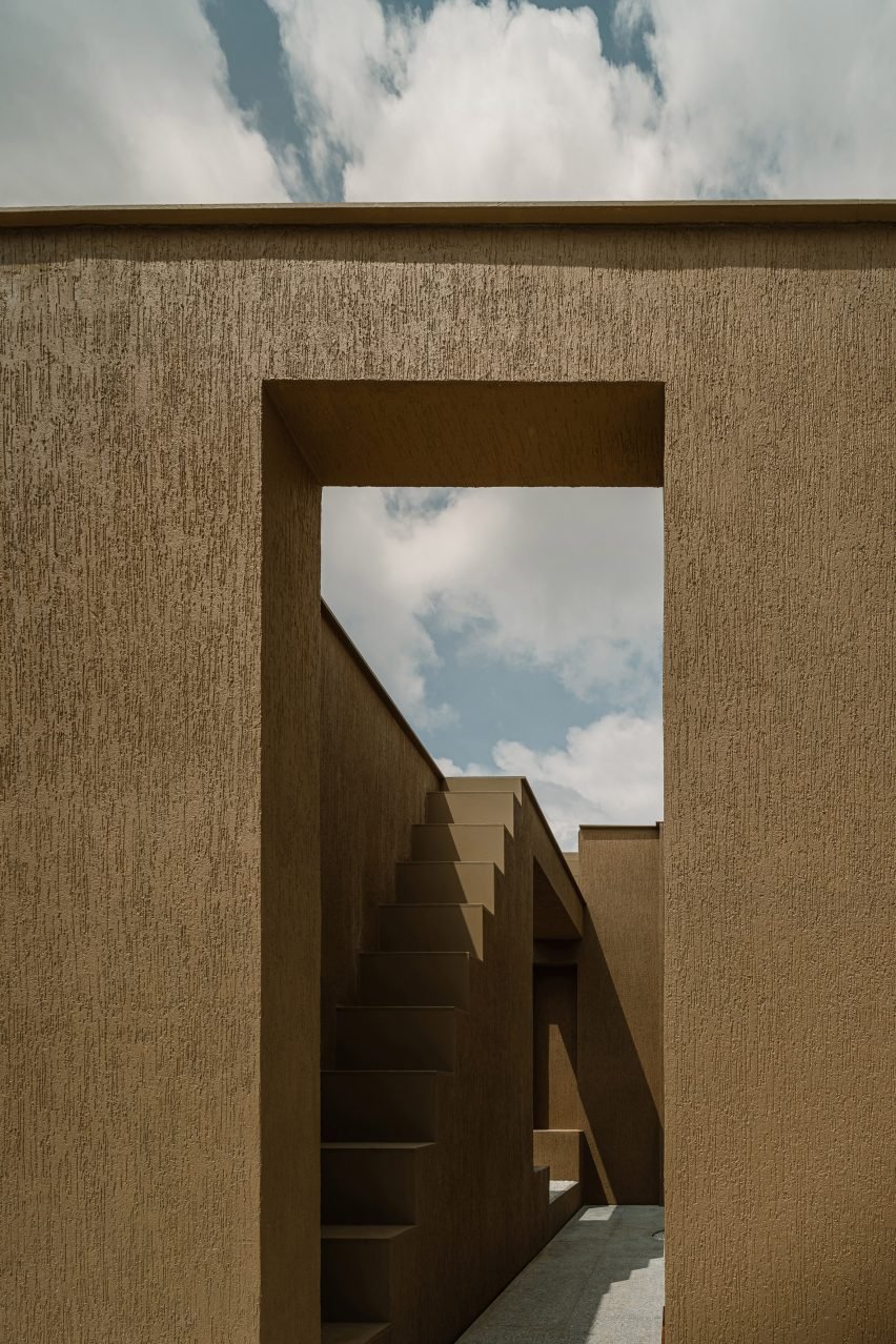 Doorway of Sār Residence