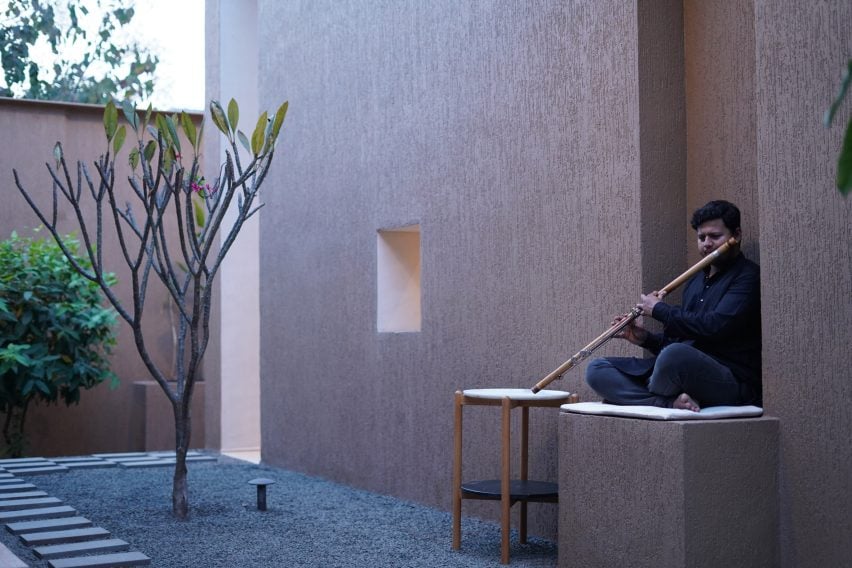 Courtyard at Sār Residence