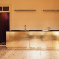 Eight stylish kitchens with metallic gold surfaces in unexpected places