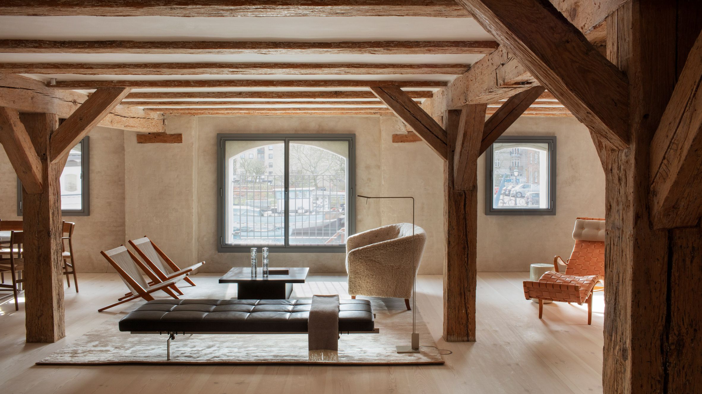 https://static.dezeen.com/uploads/2024/11/strandgade-david-thulstrup-apartments-copenhagen-denmark-interiors_dezeen_2364_col_1-Hero.jpg