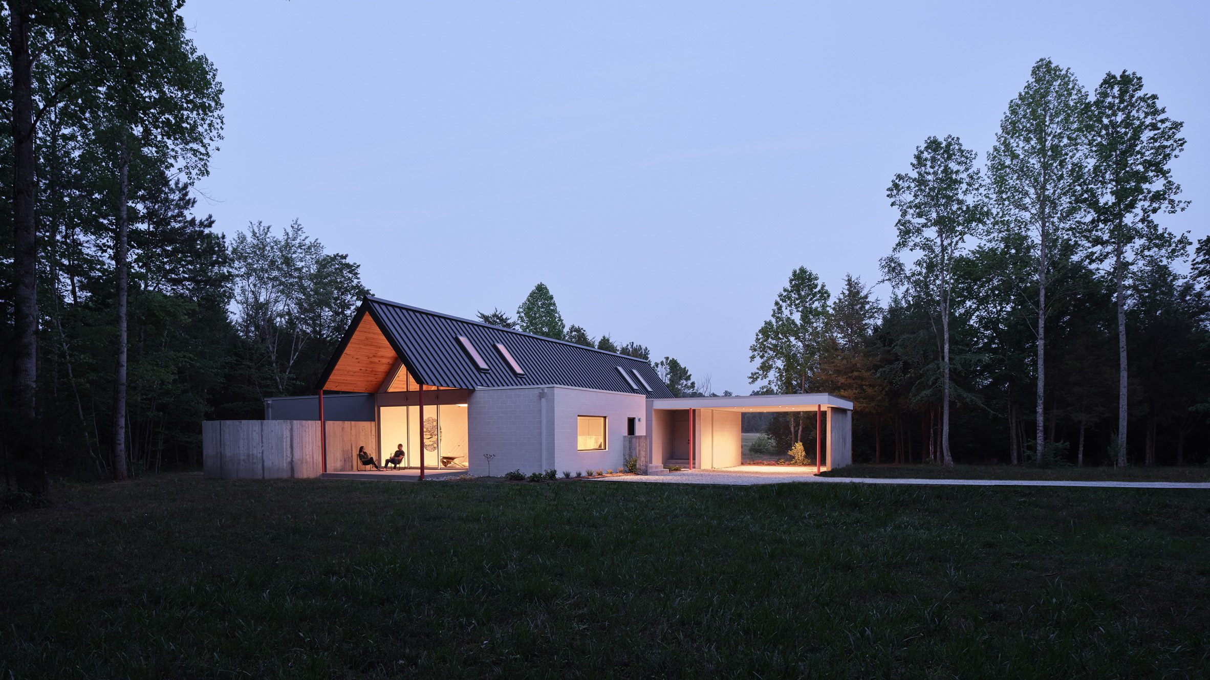 https://static.dezeen.com/uploads/2024/11/studio-becker-xu-dogtrot-house-north-carolina-home-hero_dezeen_2364_col_0.jpg