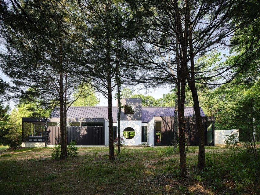 Exterior of Dogtrot House by Studio Becker Xu