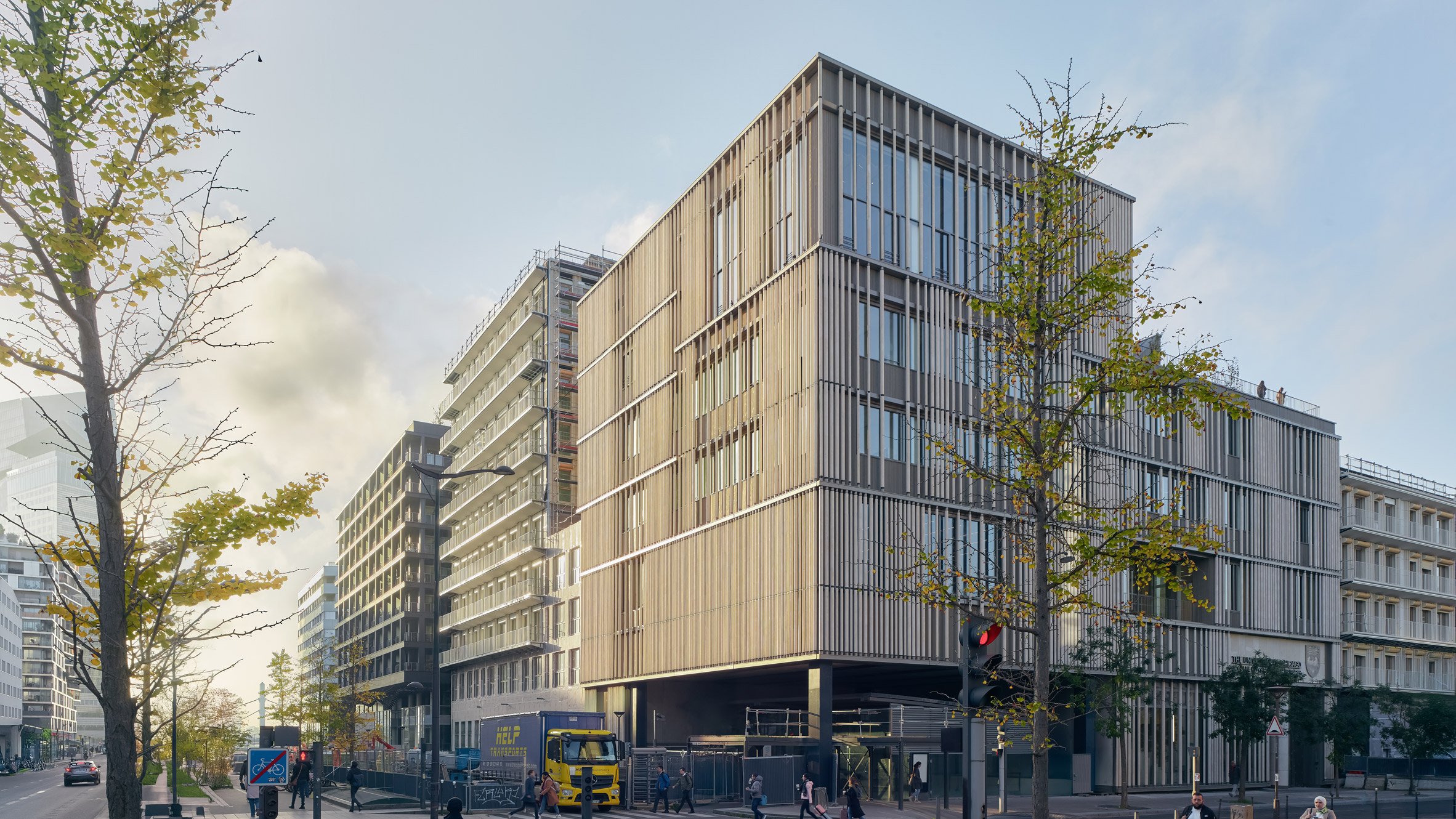 https://static.dezeen.com/uploads/2024/11/studio-gang-boyer-building-mass-timber-paris_dezeen_2364_hero.jpg