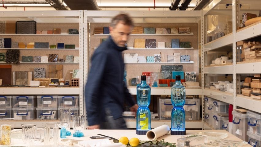 Heatherwick with Bompay Sapphire bottles