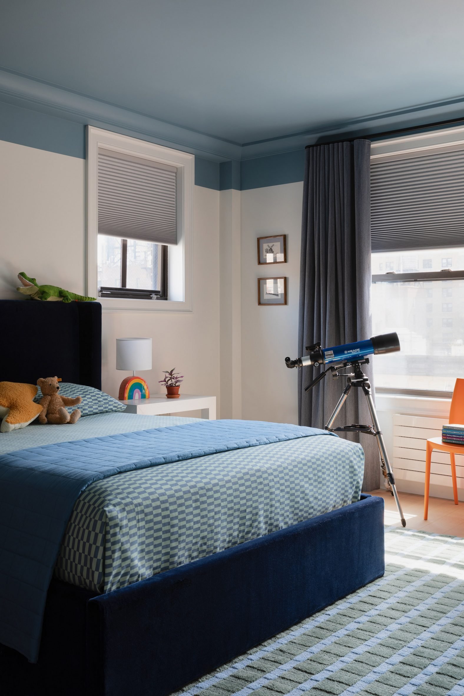 Varied shades of blue in a kid's bedroom