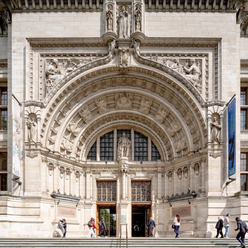 V&A entrance London