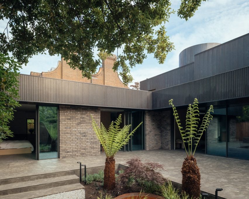 Patio outside Wimbledon home by Jason Good Architecture