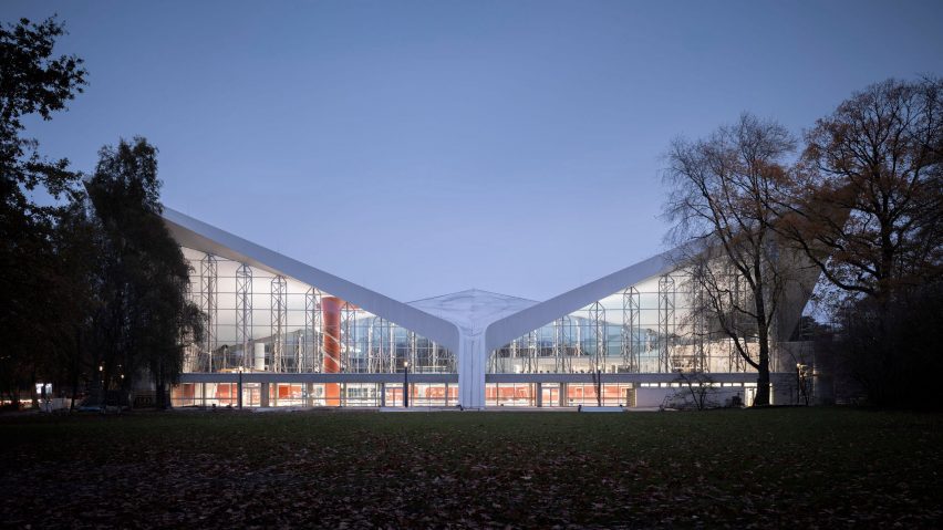 Alsterschwimmhalle by GMP Architekten