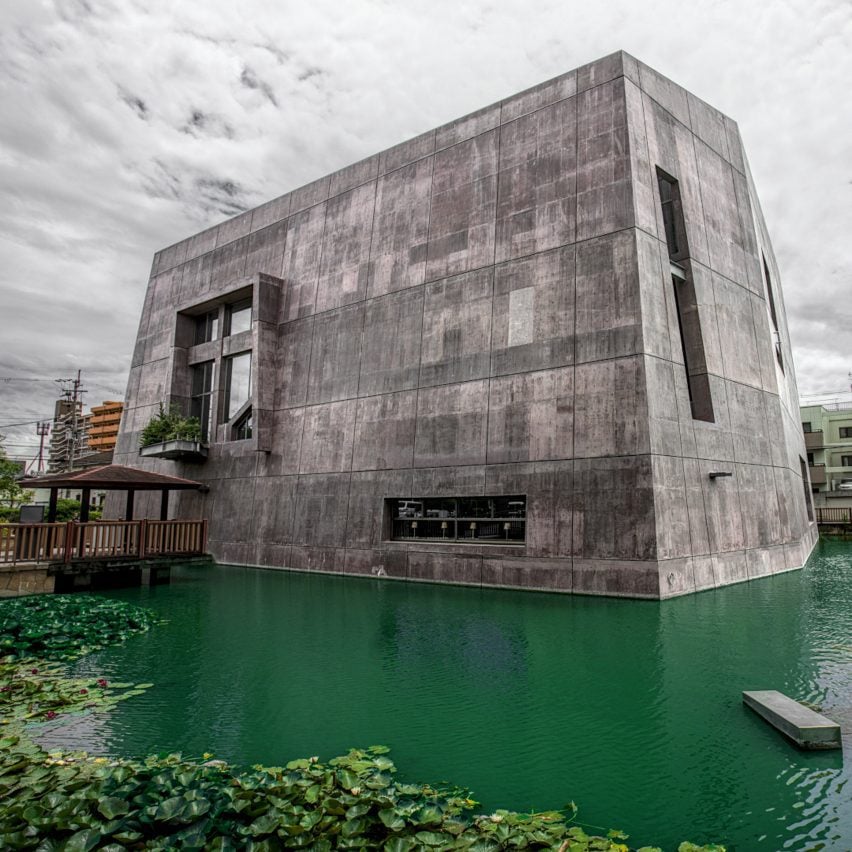 Matsubara Civic Library by Maru