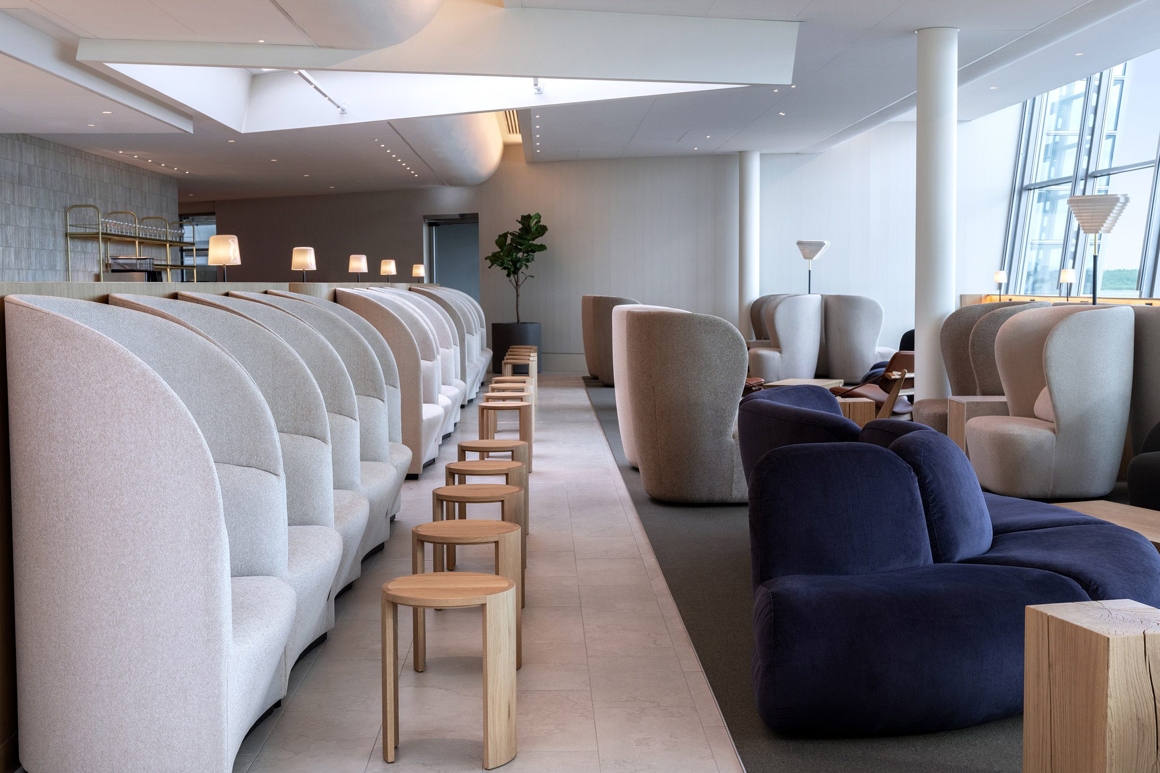 Finnair lounge at Helsinki Airport by Joanna Laajisto